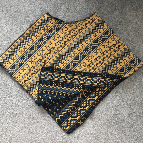 Reversible poncho - Picture 2 of 2